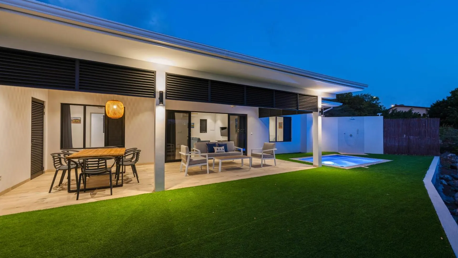 Dolce Vita Beach, Waterfront Bungalows With Private Beach Willemstad Curaçao