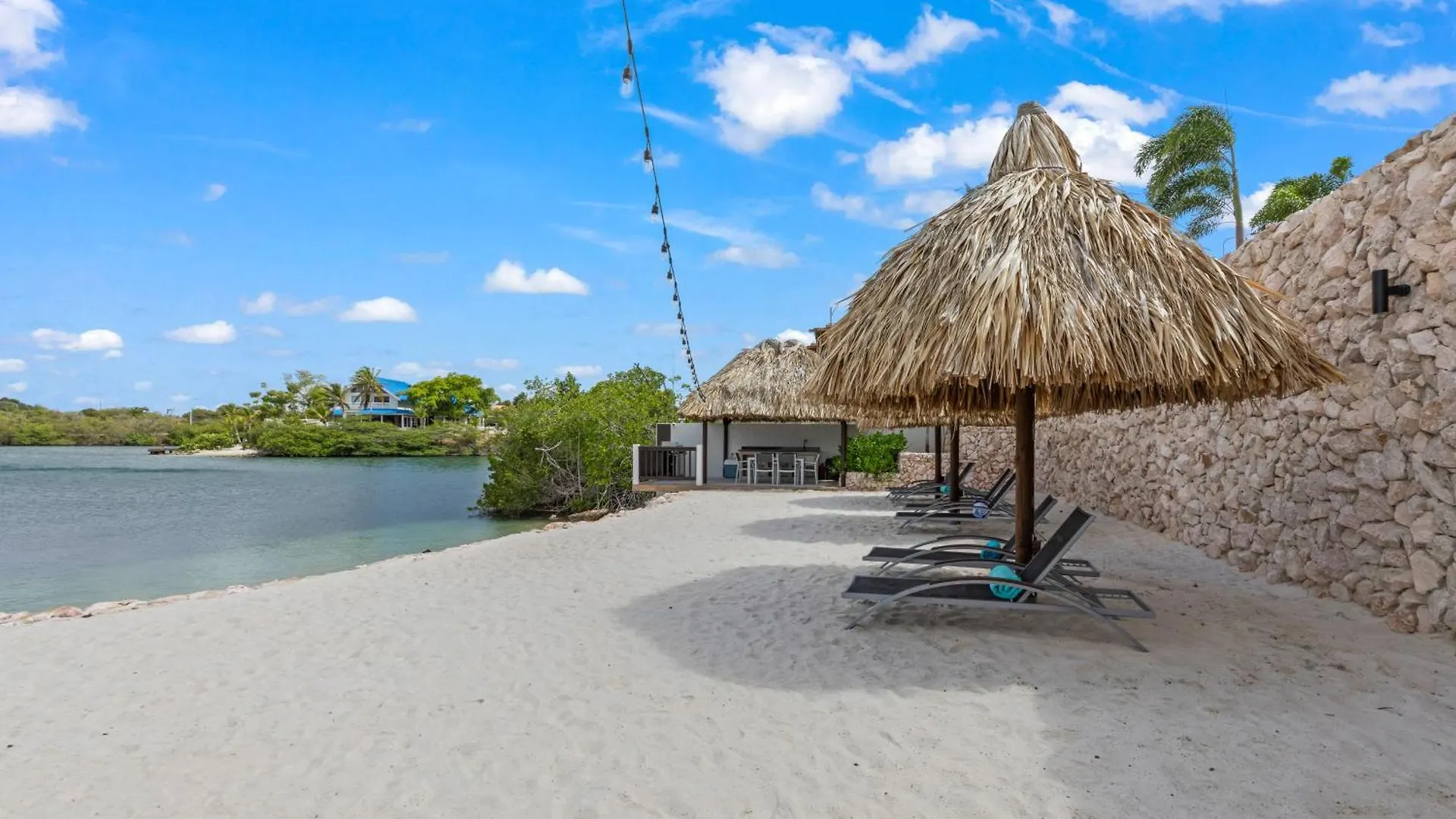 Dolce Vita Beach, Waterfront Bungalows With Private Beach Willemstad Nyaraló