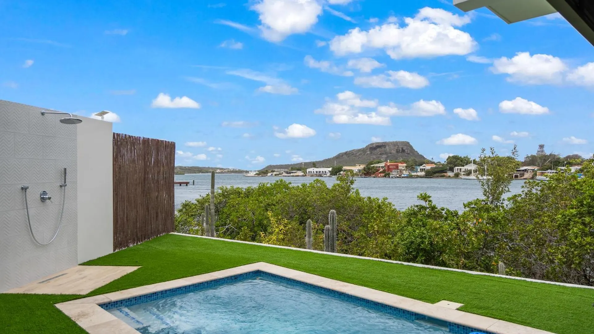 Dolce Vita Beach, Waterfront Bungalows With Private Beach Willemstad 0*,  Curaçao