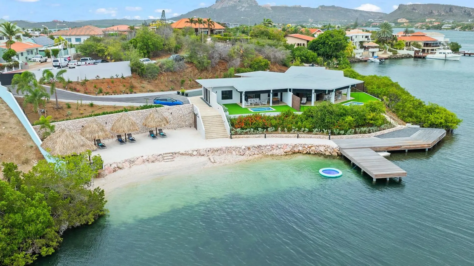 Dolce Vita Beach, Waterfront Bungalows With Private Beach Willemstad