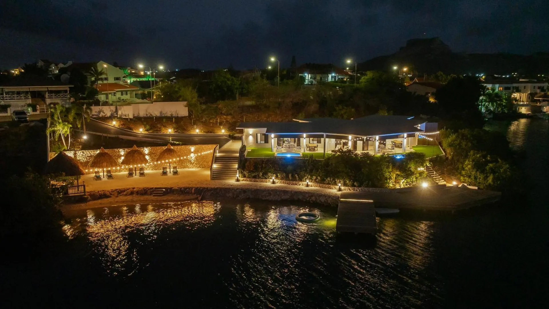 Dolce Vita Beach, Waterfront Bungalows With Private Beach Willemstad 0*,  Curaçao