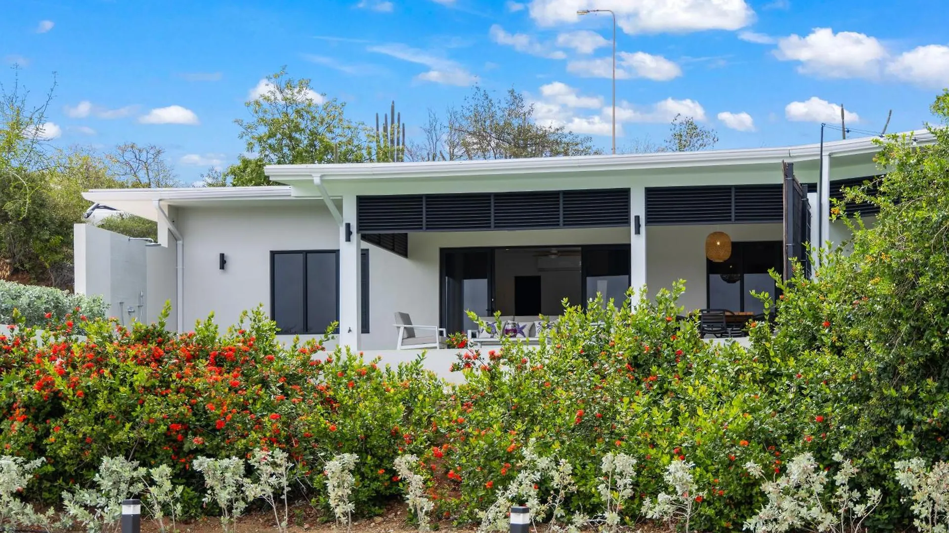 Dolce Vita Beach, Waterfront Bungalows With Private Beach Willemstad