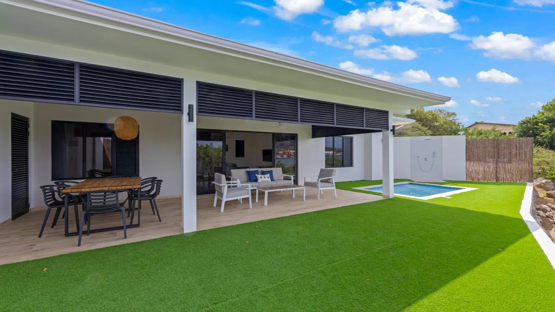 Dolce Vita Beach, Waterfront Bungalows With Private Beach Willemstad